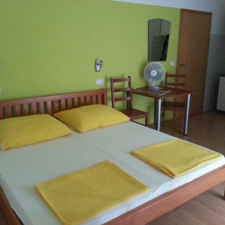 Villa Dora Biograd Na Moru Exteriör bild