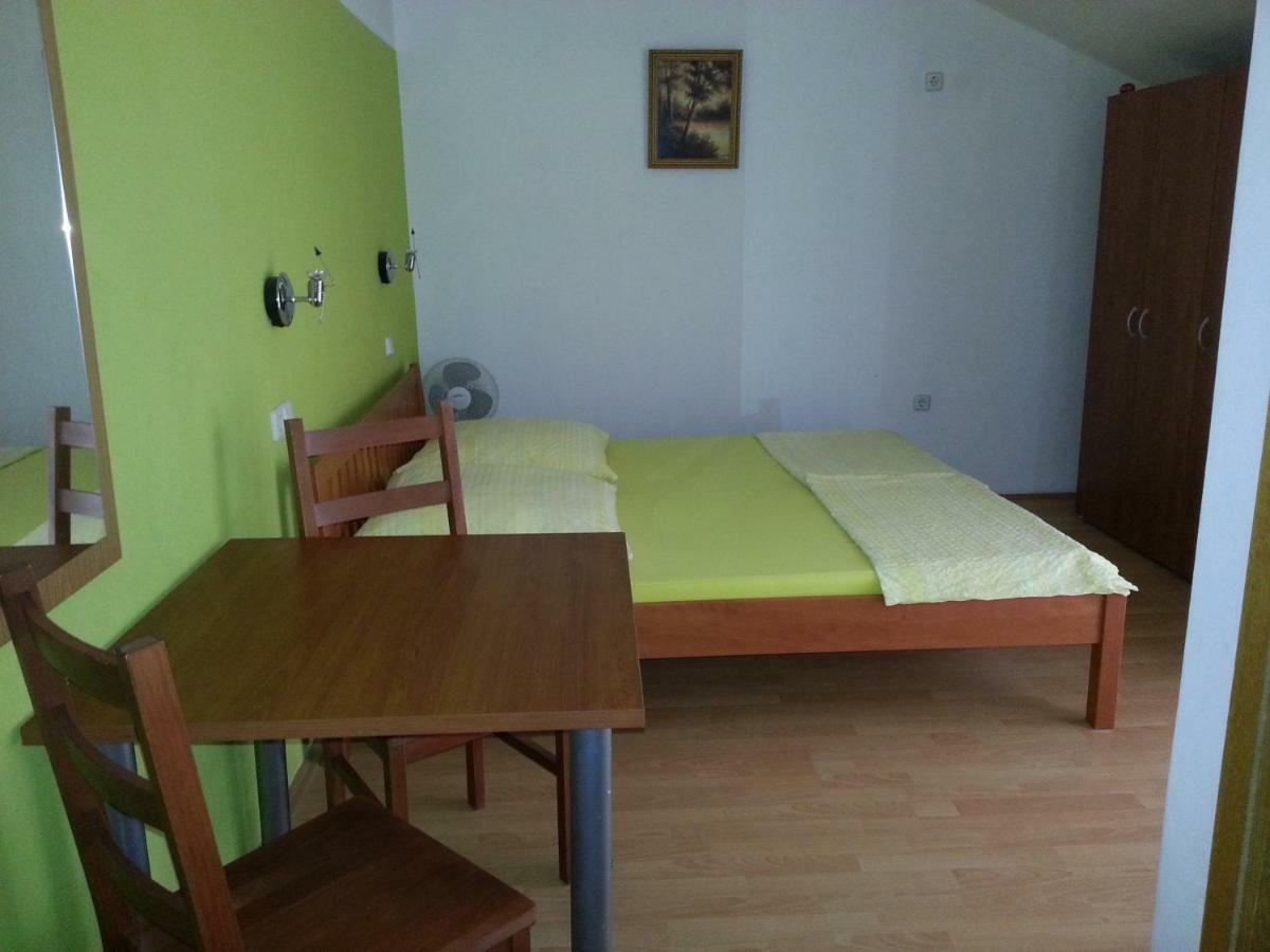 Villa Dora Biograd Na Moru Exteriör bild
